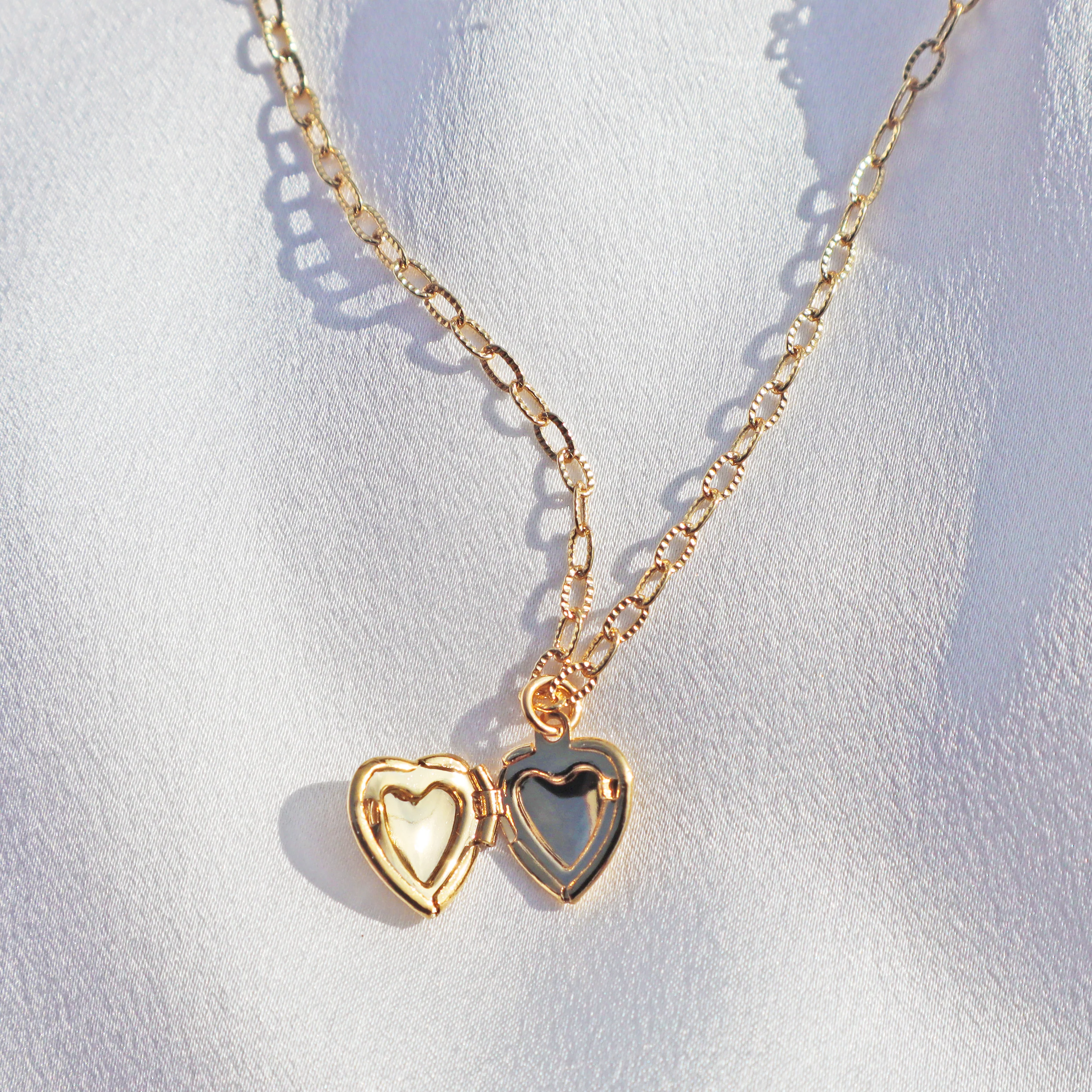 Memories Heart Locket Necklace - Image 3
