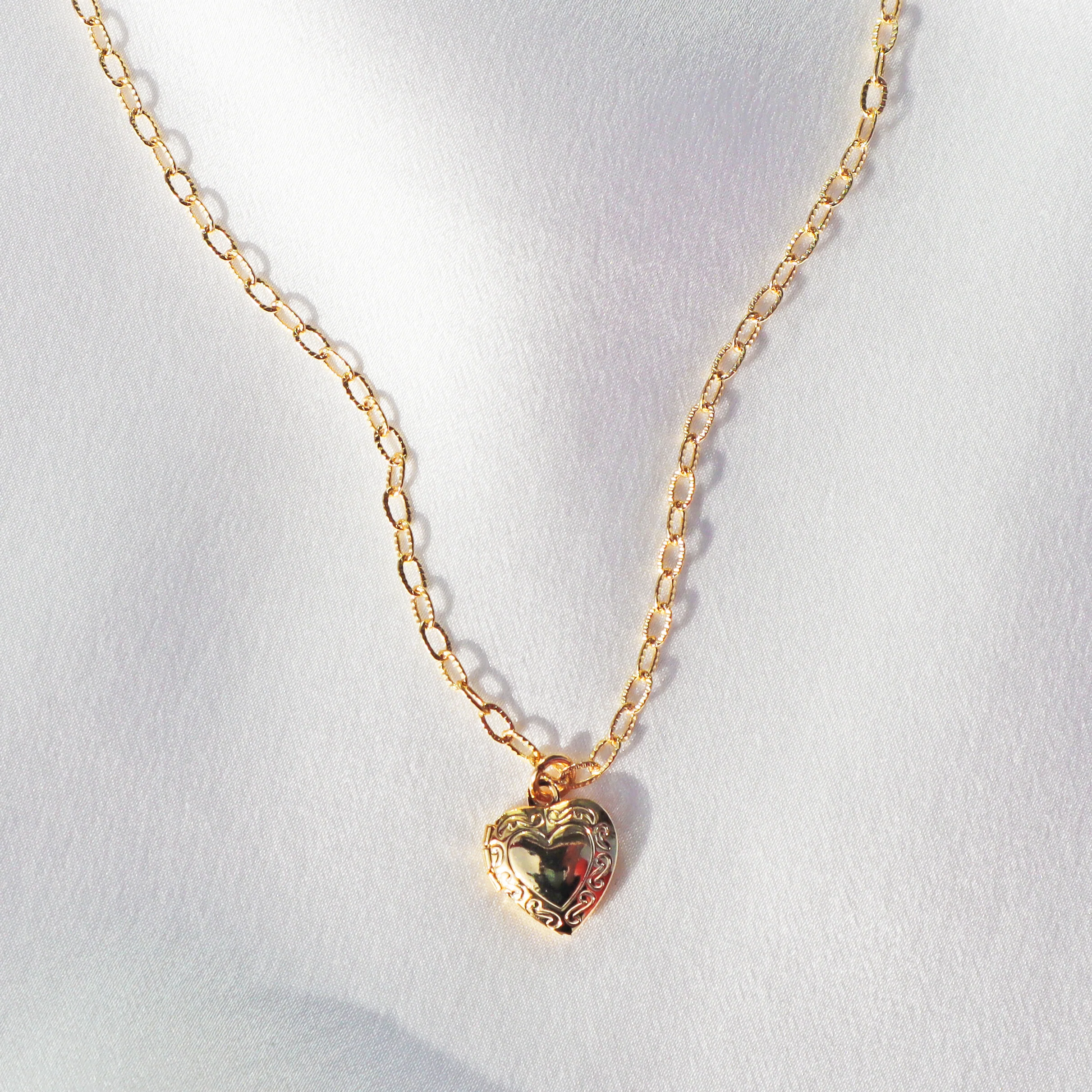 Memories Heart Locket Necklace - Image 4