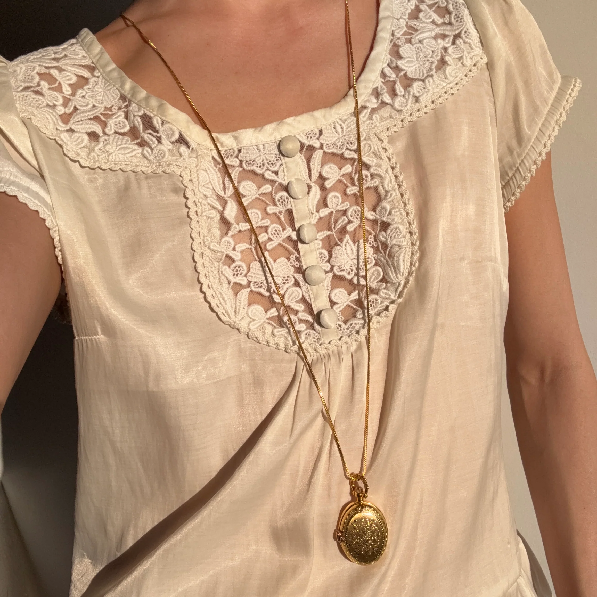 [Vintage Drop 16] Alice Locket Necklace - Image 2