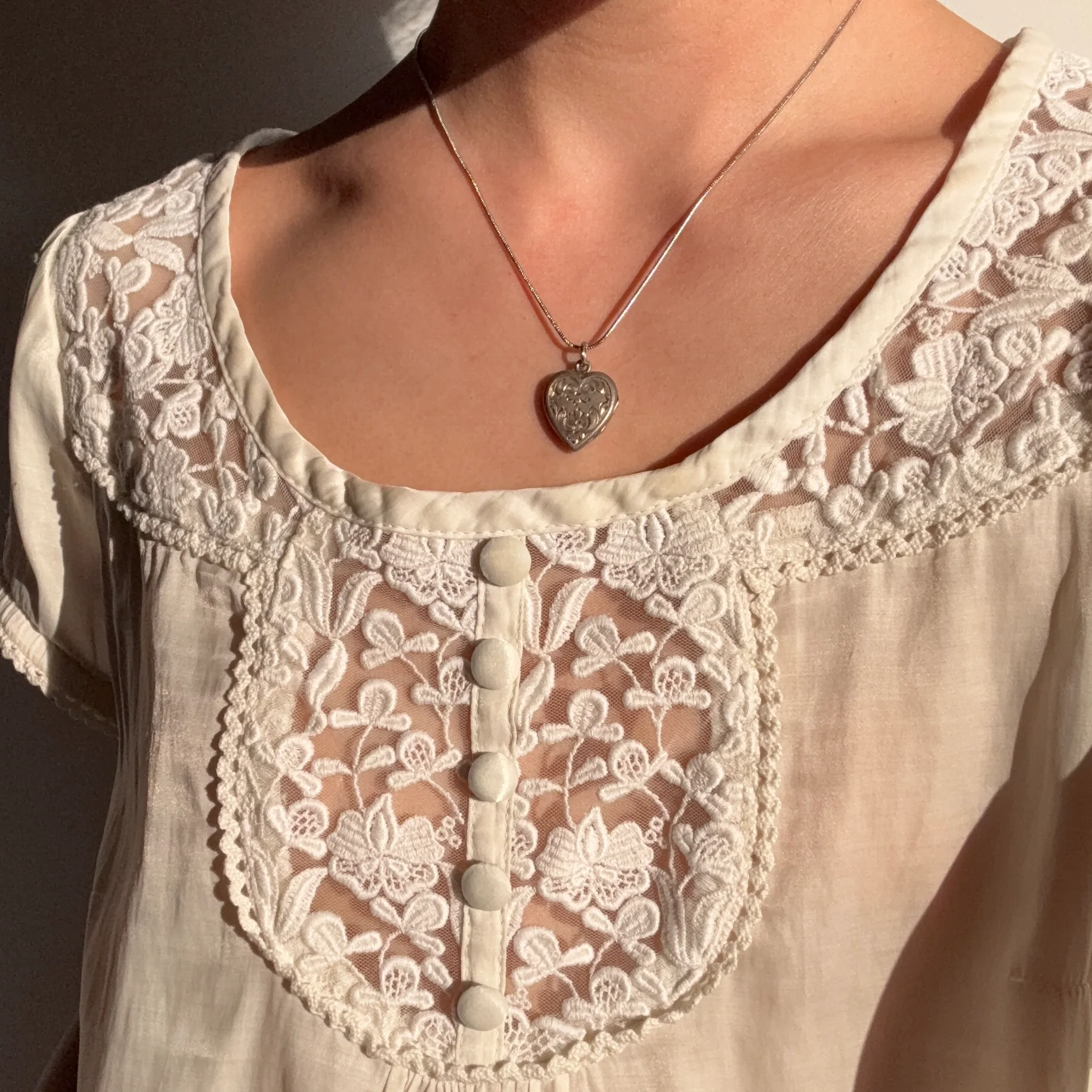 [Vintage Drop 16] Heart Armor Necklace - Image 2