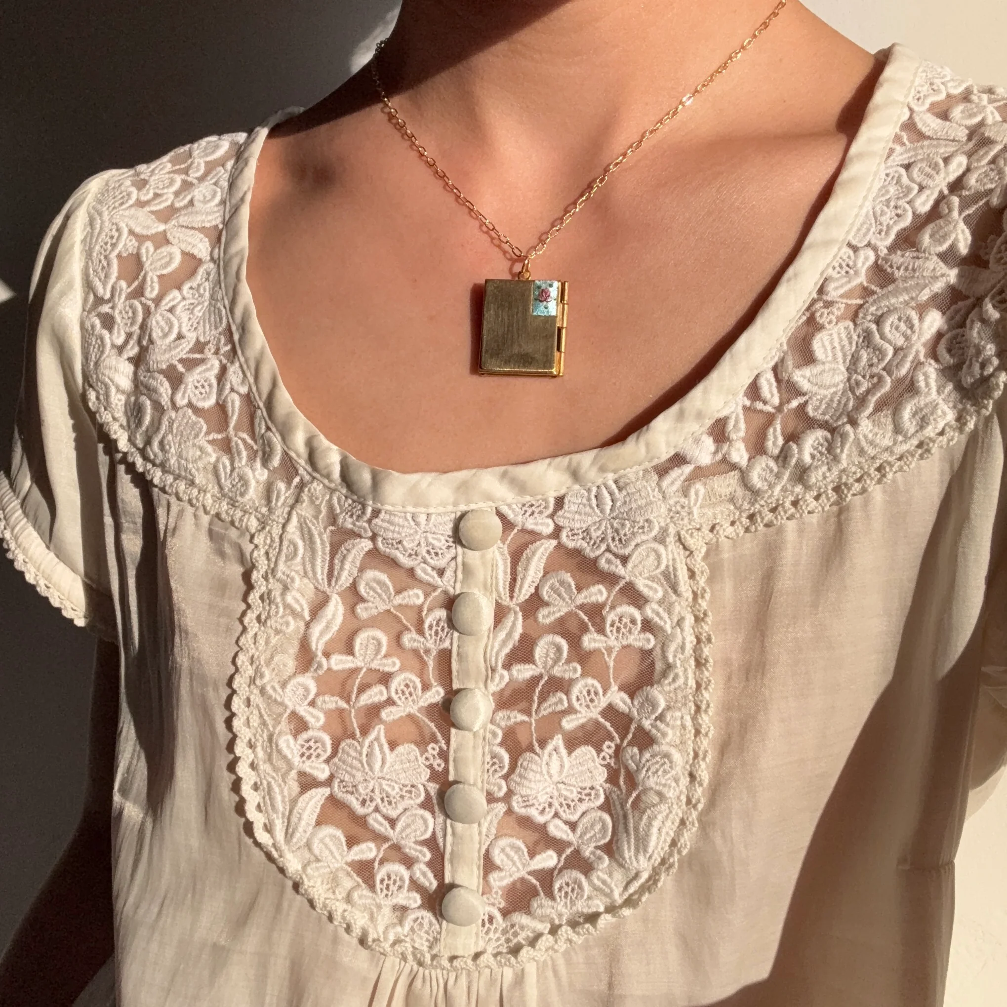 [Vintage Drop 16] An Open Book Locket Necklace - Image 2