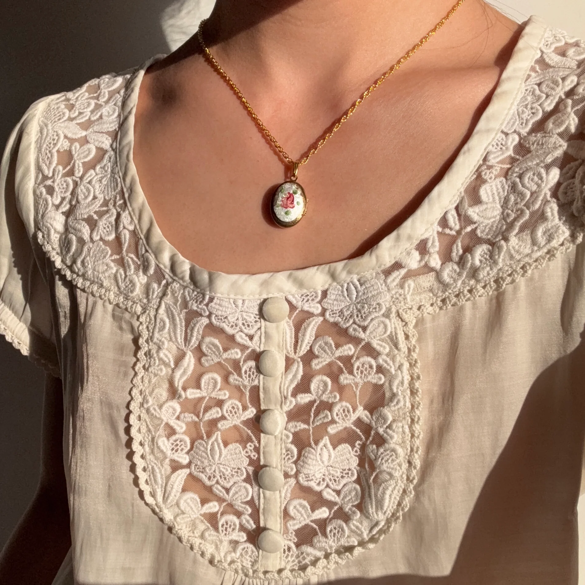 [Vintage Drop 16] Museum Locket Necklace - Image 2