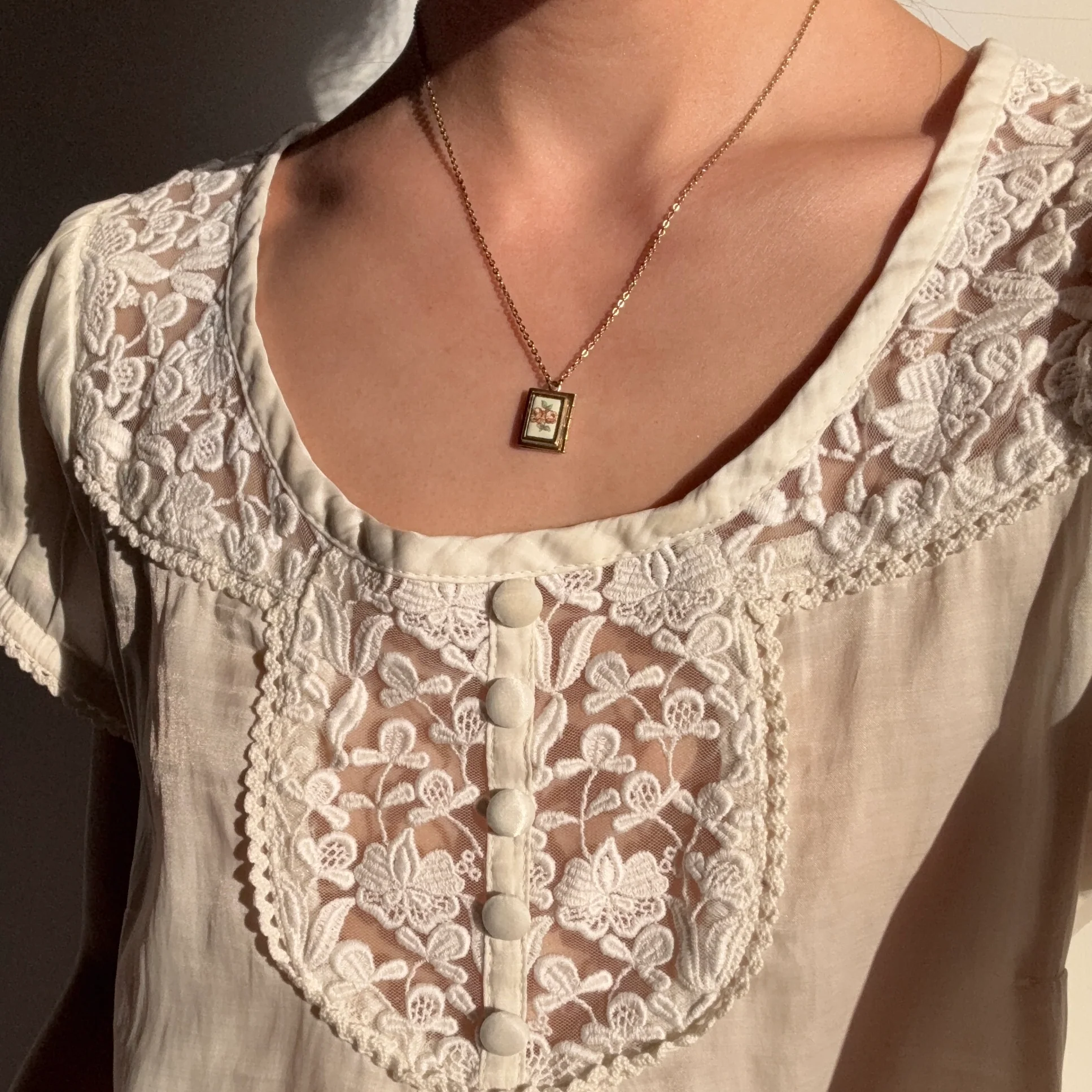 [Vintage Drop 16] Teeny Book Locket Necklace - Image 2