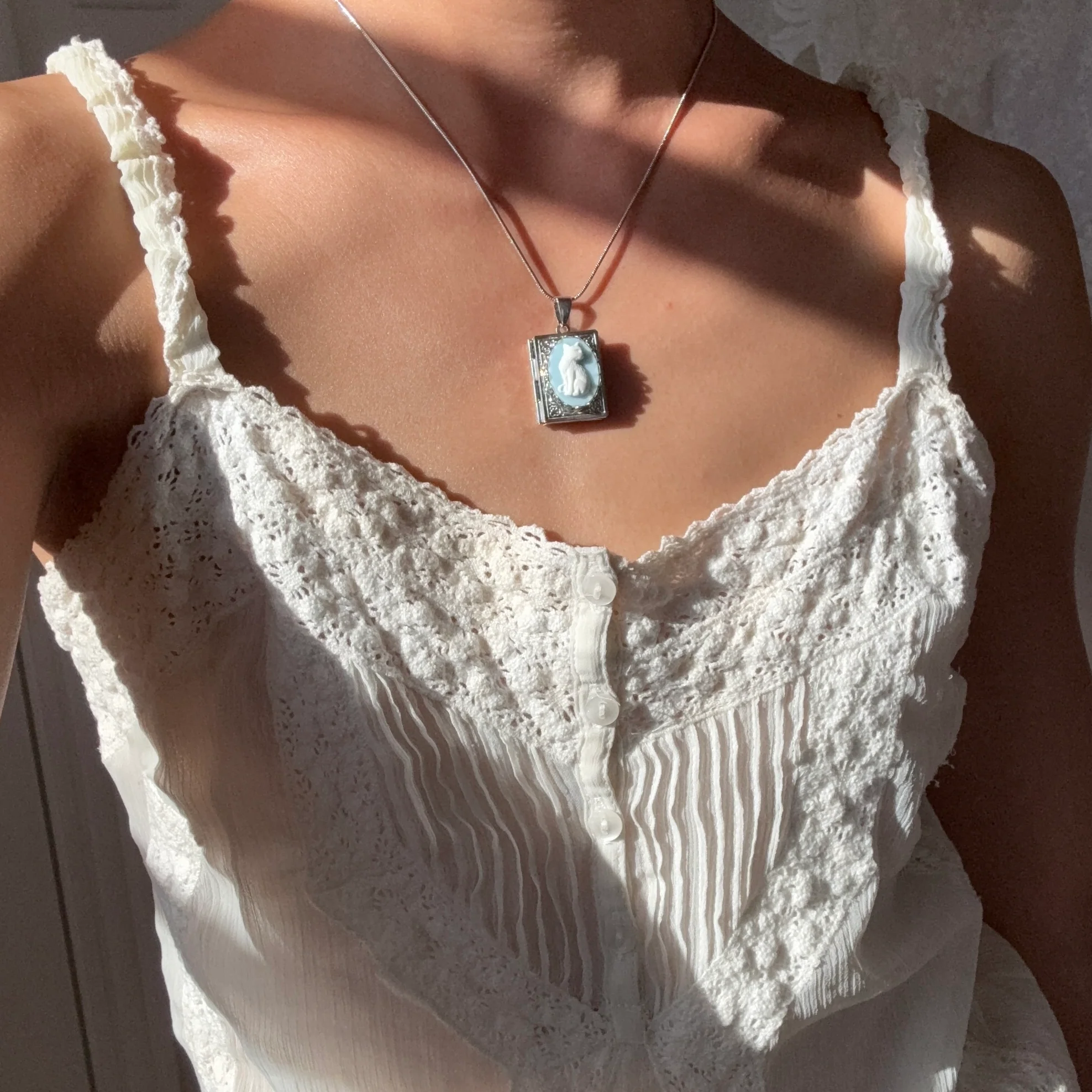 [Vintage Locket Drop] Cat Mom Necklace - Image 2