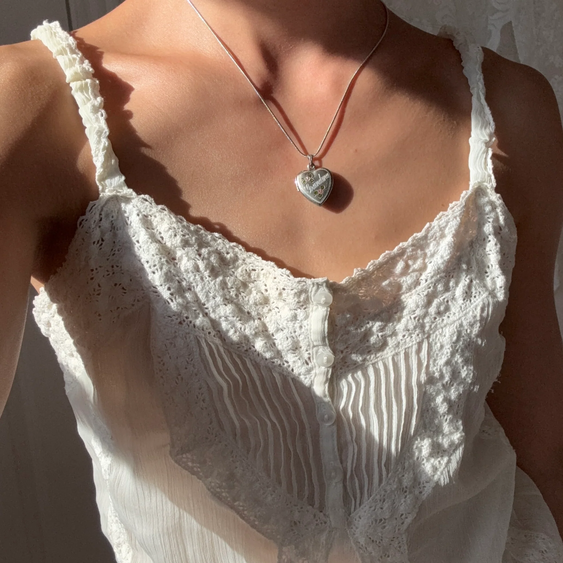 [Vintage Locket Drop] Grandma's Favorite Necklace - Image 2