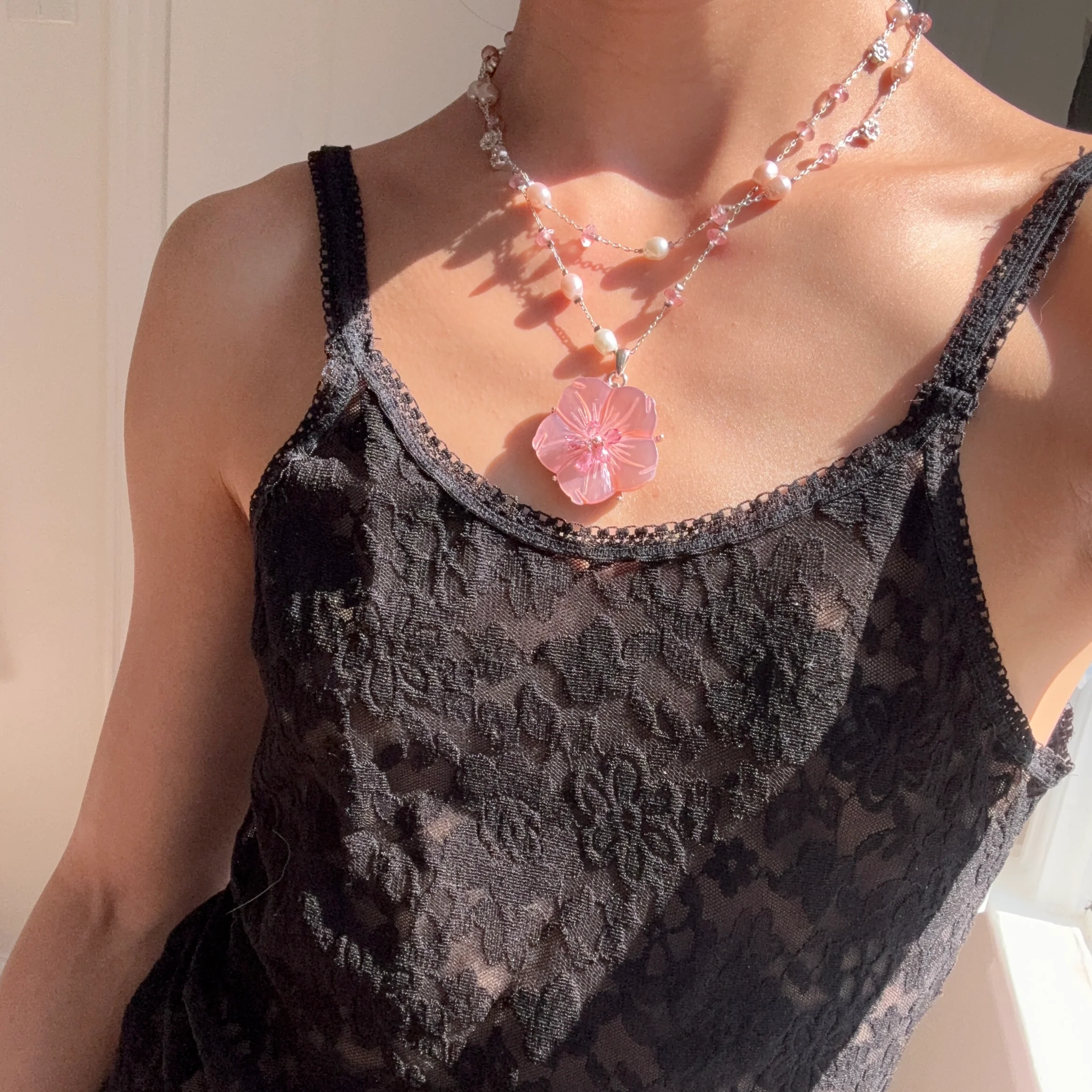 [Vintage Shell Drop] Nymph Necklace in Pink - Image 3