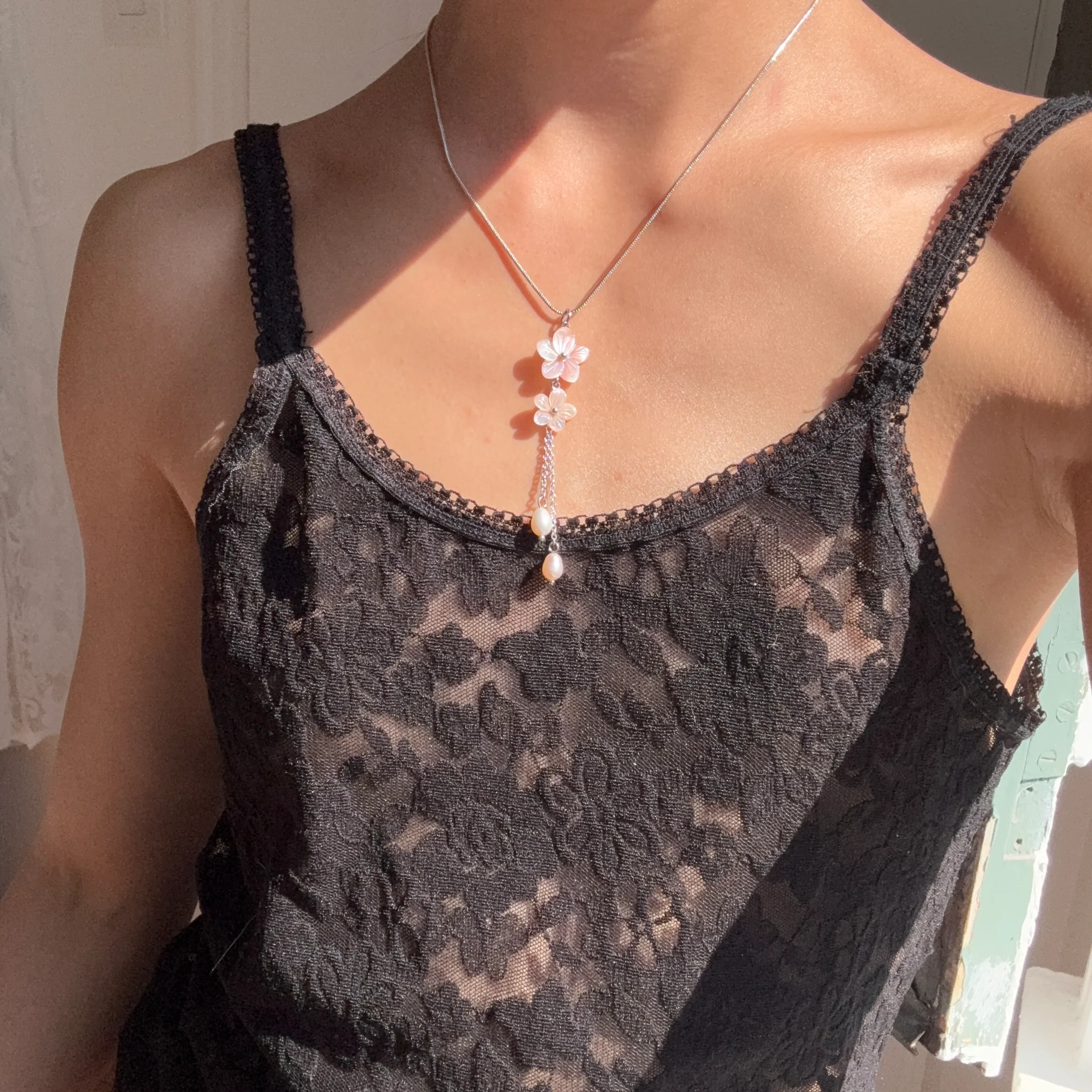 [Vintage Shell Drop] Pinky Necklace - Image 3
